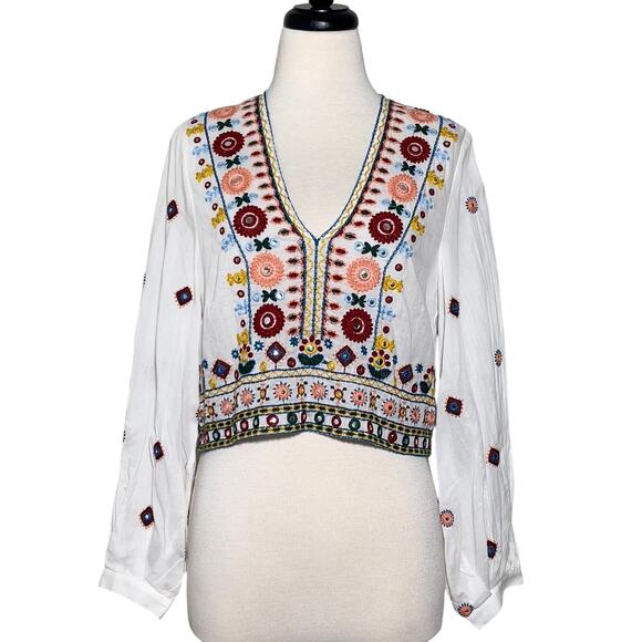 Zara Tops - Zara SZ XS white blouse top with embroidery